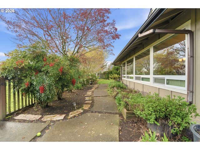 14920 Nw NORTHUMBRIA Ln, Beaverton, OR 97006