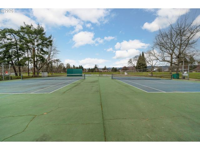 14920 Nw NORTHUMBRIA Ln, Beaverton, OR 97006