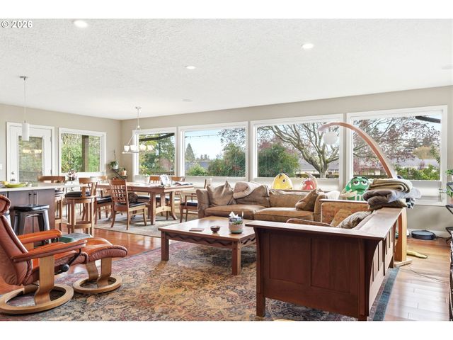 14920 Nw NORTHUMBRIA Ln, Beaverton, OR 97006