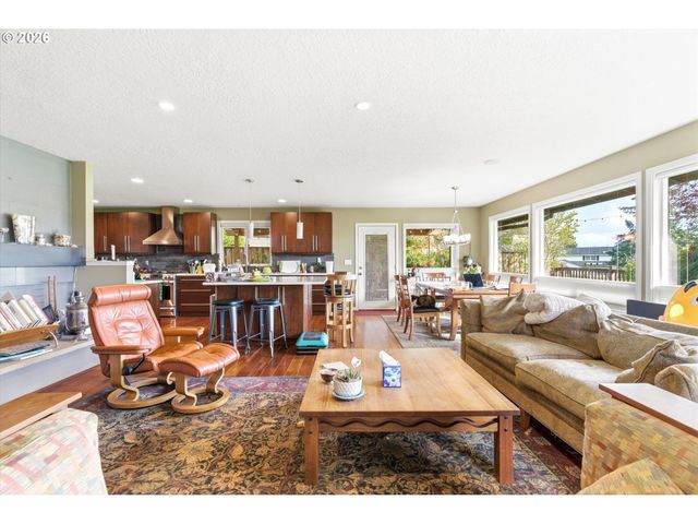 14920 Nw NORTHUMBRIA Ln, Beaverton, OR 97006