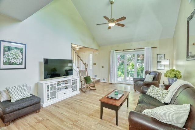 399 Thrushwood Lane, Webster, NY 14580