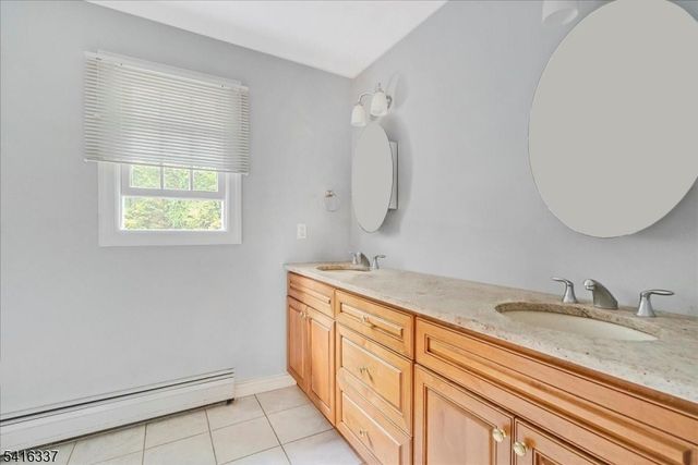 240 Ottowa Ln, Franklin Lakes Boro, NJ 07417