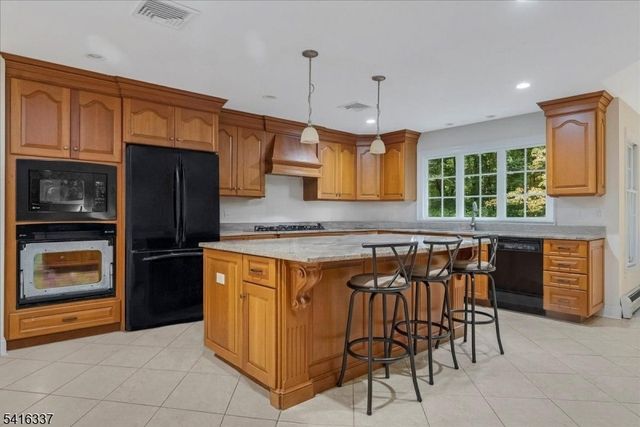 240 Ottowa Ln, Franklin Lakes Boro, NJ 07417