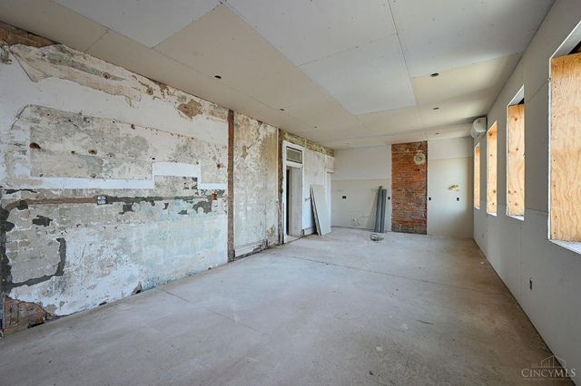 1913 Central Avenue, Cincinnati, OH 45214