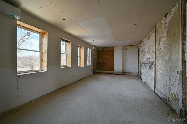 1913 Central Avenue, Cincinnati, OH 45214