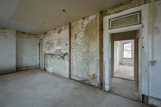 1913 Central Avenue, Cincinnati, OH 45214