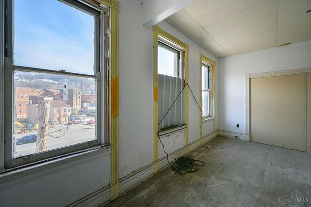 1913 Central Avenue, Cincinnati, OH 45214