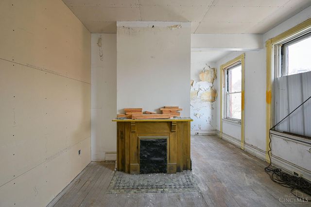 1913 Central Avenue, Cincinnati, OH 45214