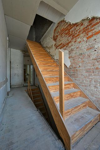 1913 Central Avenue, Cincinnati, OH 45214