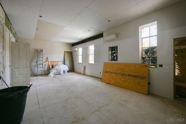 1913 Central Avenue, Cincinnati, OH 45214