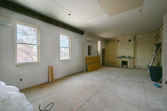 1913 Central Avenue, Cincinnati, OH 45214