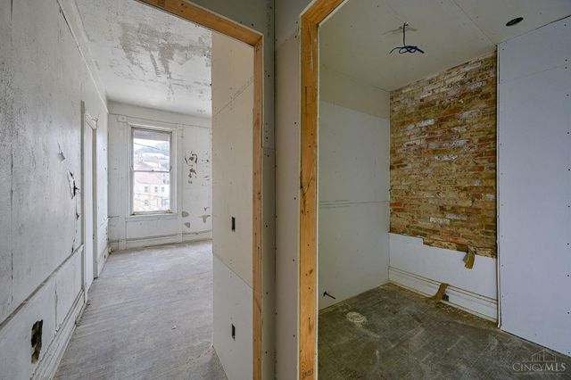 1913 Central Avenue, Cincinnati, OH 45214