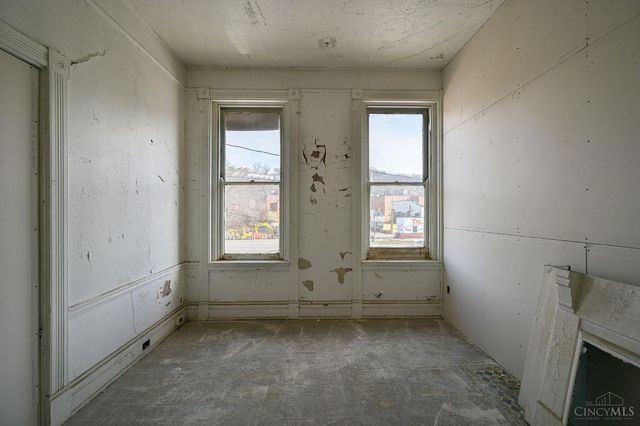 1913 Central Avenue, Cincinnati, OH 45214