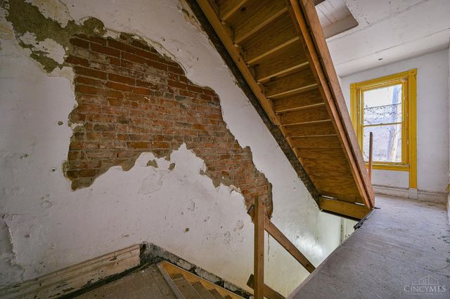 1913 Central Avenue, Cincinnati, OH 45214