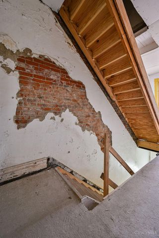 1913 Central Avenue, Cincinnati, OH 45214