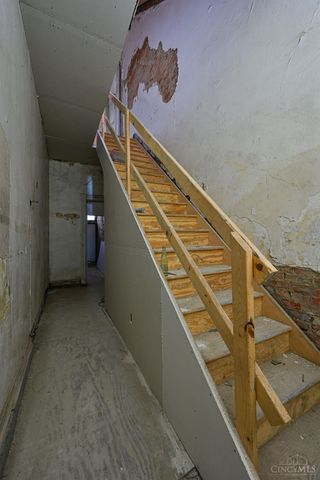 1913 Central Avenue, Cincinnati, OH 45214