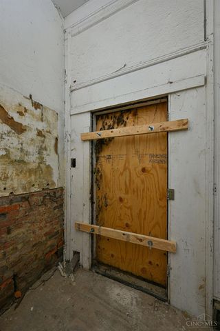 1913 Central Avenue, Cincinnati, OH 45214