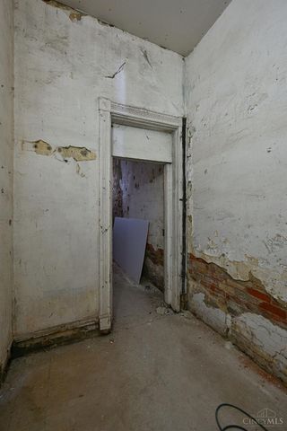 1913 Central Avenue, Cincinnati, OH 45214