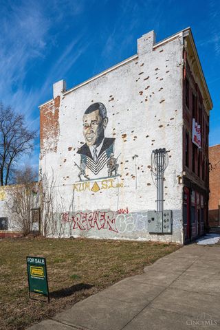 1913 Central Avenue, Cincinnati, OH 45214