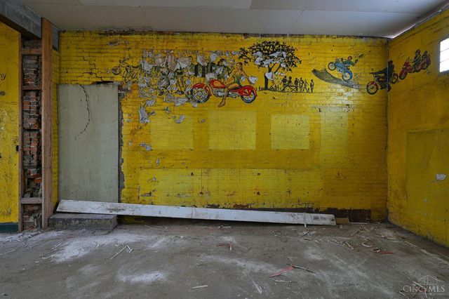 1913 Central Avenue, Cincinnati, OH 45214