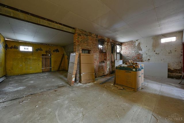 1913 Central Avenue, Cincinnati, OH 45214