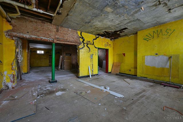 1913 Central Avenue, Cincinnati, OH 45214