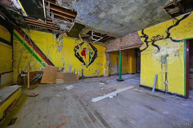 1913 Central Avenue, Cincinnati, OH 45214