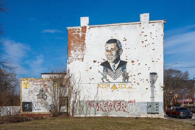 1913 Central Avenue, Cincinnati, OH 45214