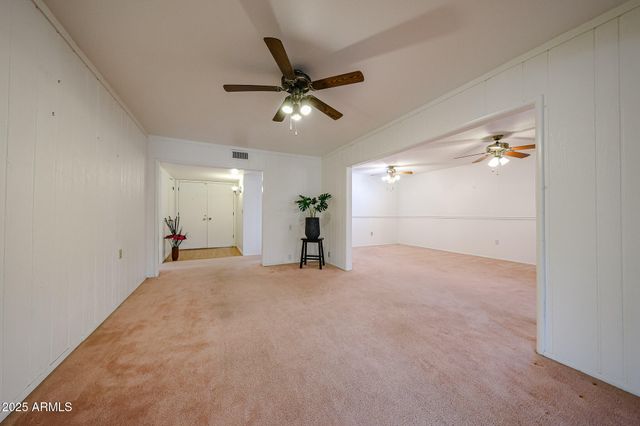 11040 W SALEM Drive, Sun City, AZ 85351