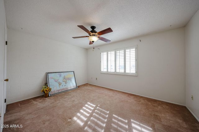 11040 W SALEM Drive, Sun City, AZ 85351