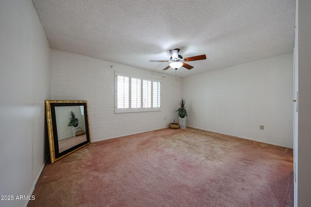 11040 W SALEM Drive, Sun City, AZ 85351