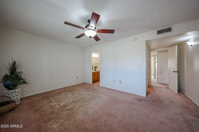 11040 W SALEM Drive, Sun City, AZ 85351
