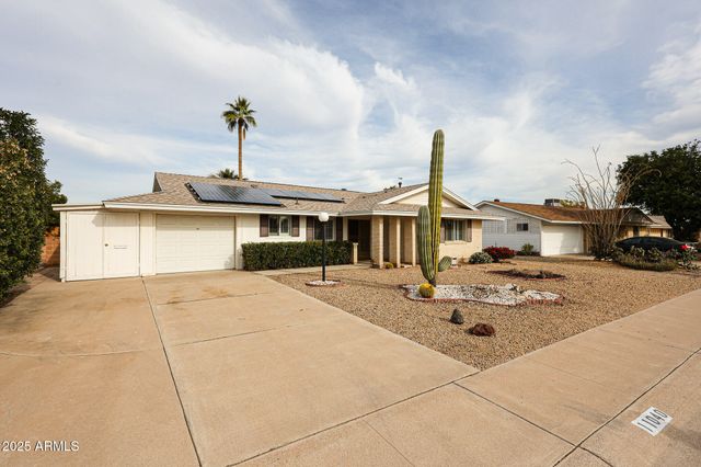 11040 W SALEM Drive, Sun City, AZ 85351