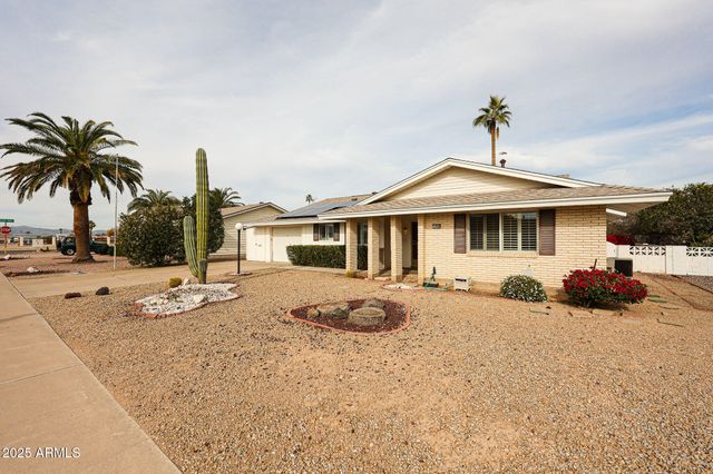 11040 W SALEM Drive, Sun City, AZ 85351