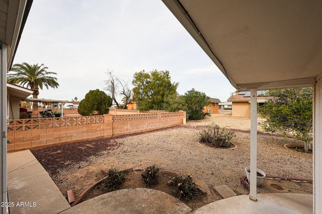 11040 W SALEM Drive, Sun City, AZ 85351