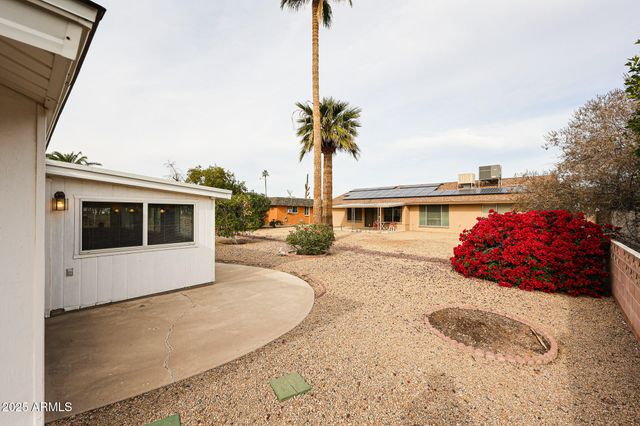 11040 W SALEM Drive, Sun City, AZ 85351