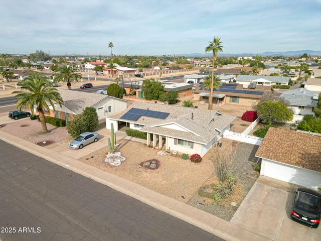 11040 W SALEM Drive, Sun City, AZ 85351