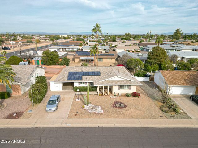 11040 W SALEM Drive, Sun City, AZ 85351
