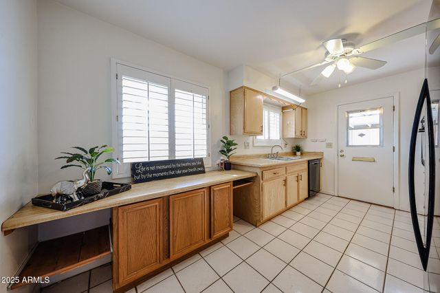 11040 W SALEM Drive, Sun City, AZ 85351