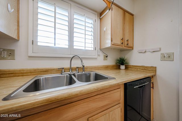 11040 W SALEM Drive, Sun City, AZ 85351