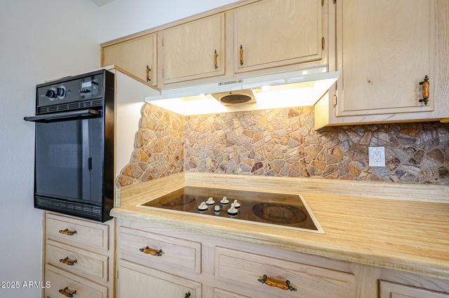 11040 W SALEM Drive, Sun City, AZ 85351