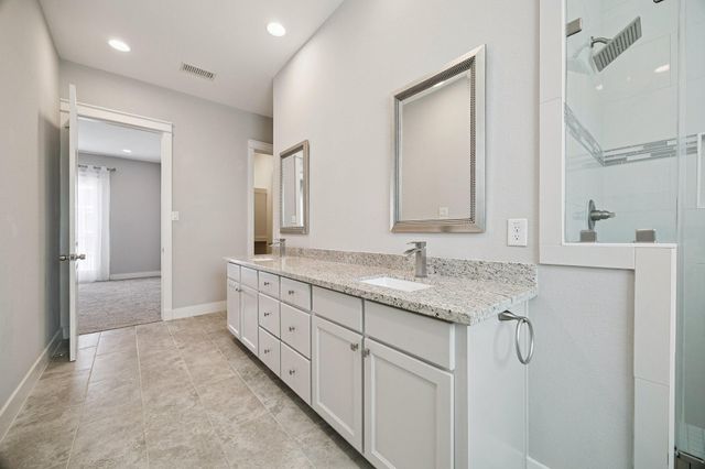 608 W 28th Street B, Houston, TX 77008