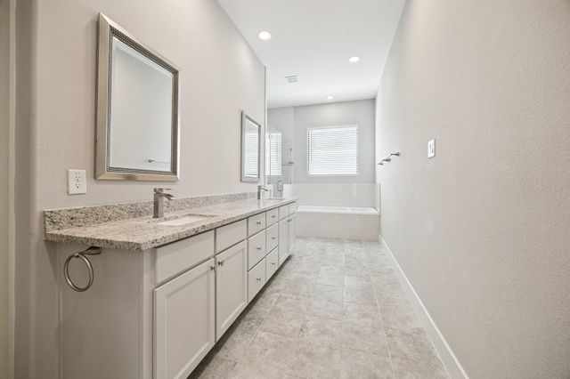 608 W 28th Street B, Houston, TX 77008