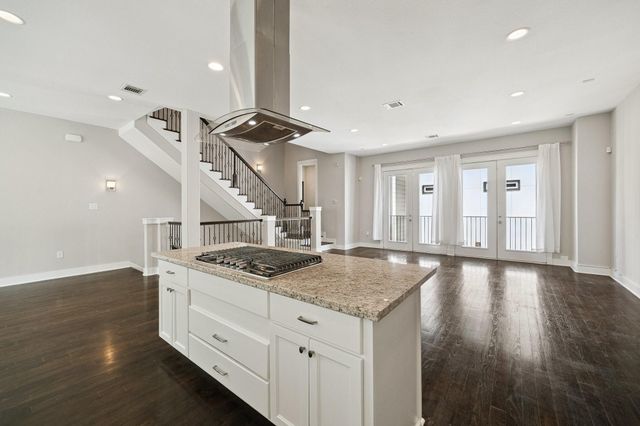 608 W 28th Street B, Houston, TX 77008