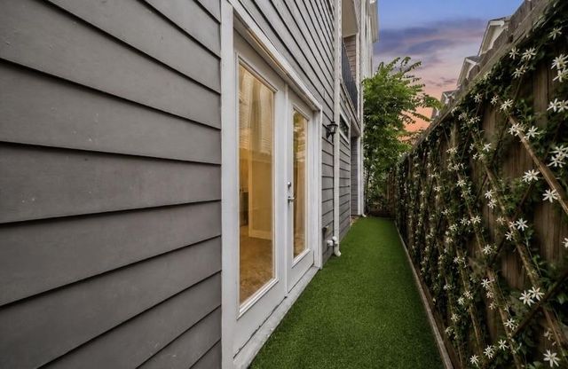 608 W 28th Street B, Houston, TX 77008