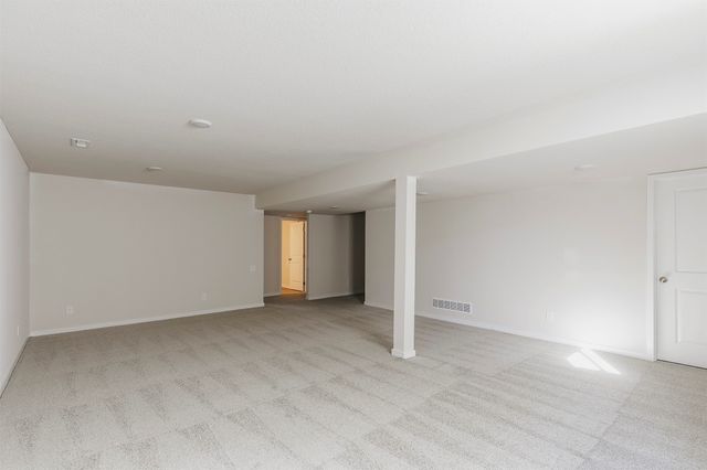 1000 Commons Court, Carlisle, IA 50047