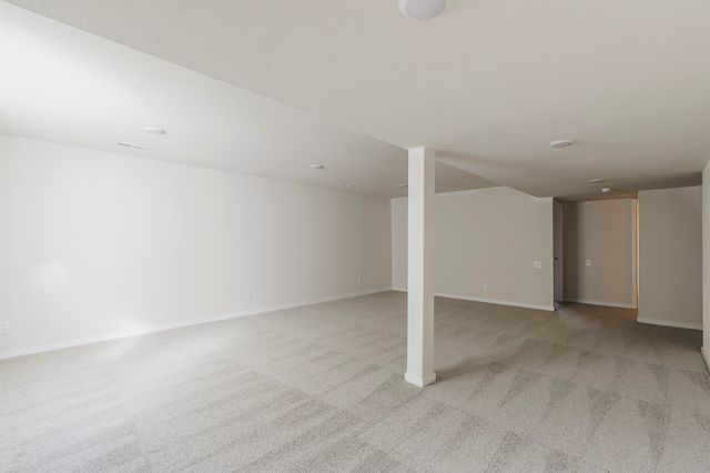 1000 Commons Court, Carlisle, IA 50047