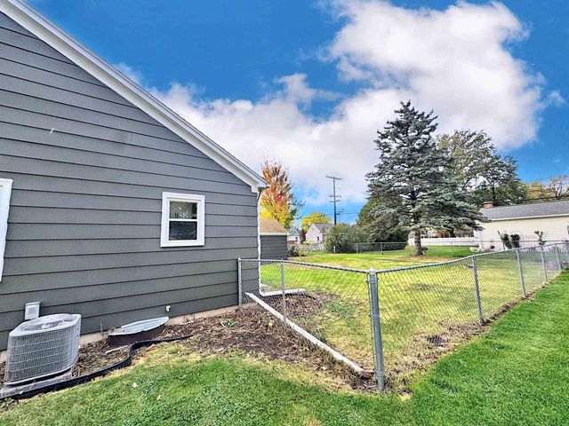 310 W RYAN STREET, Brillion, WI 54110