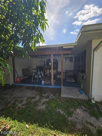 1521 Huntdale ST E, Lehigh Acres, FL 33936