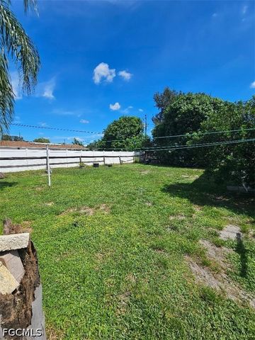 1521 Huntdale ST E, Lehigh Acres, FL 33936